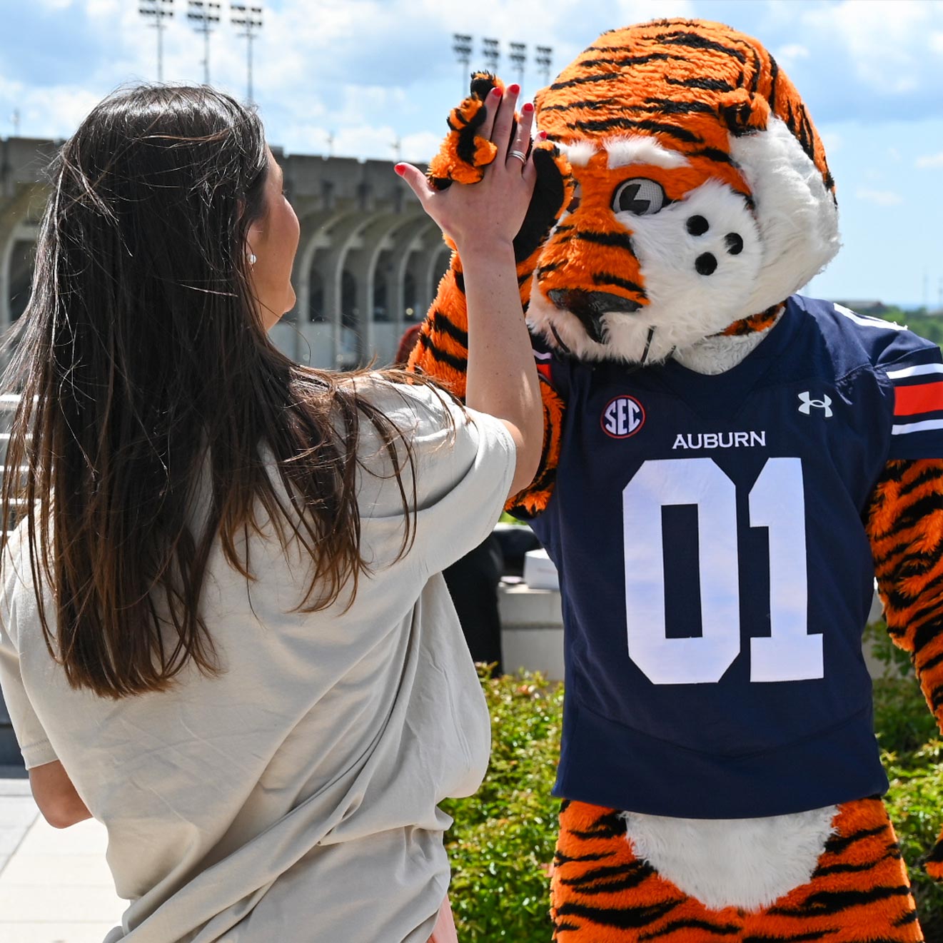 Aubie welcomes students back