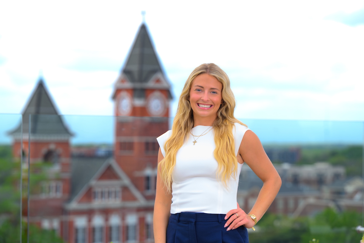 Sarah Pelham acct graduate Sarah Pelham portrait standing