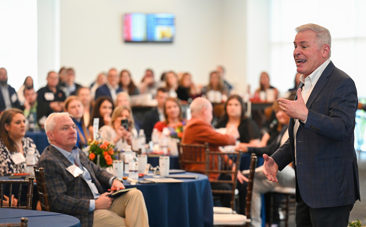Patrick Lencioni Harbert Day'24 Patrick Lencioni talking to seated crowd