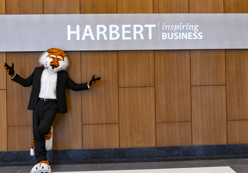 Harbert Inspiring Business with Aubie 